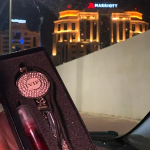 Carisma - معطر السيارة بشعار أنيق